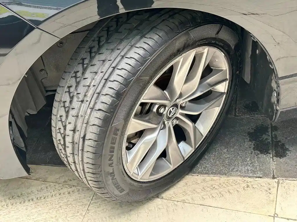 TOYOTA AVALON 2020