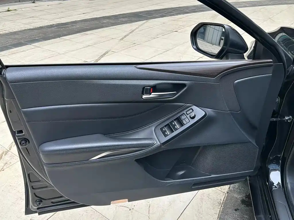 TOYOTA AVALON 2020