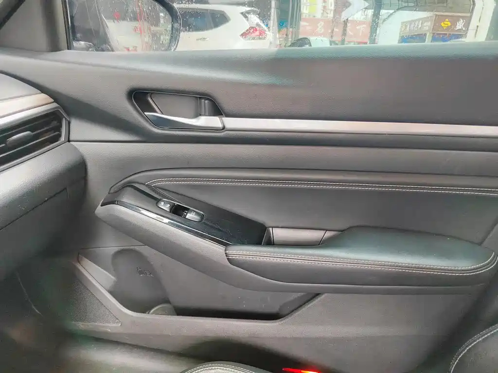 NISSAN TEANA 2021