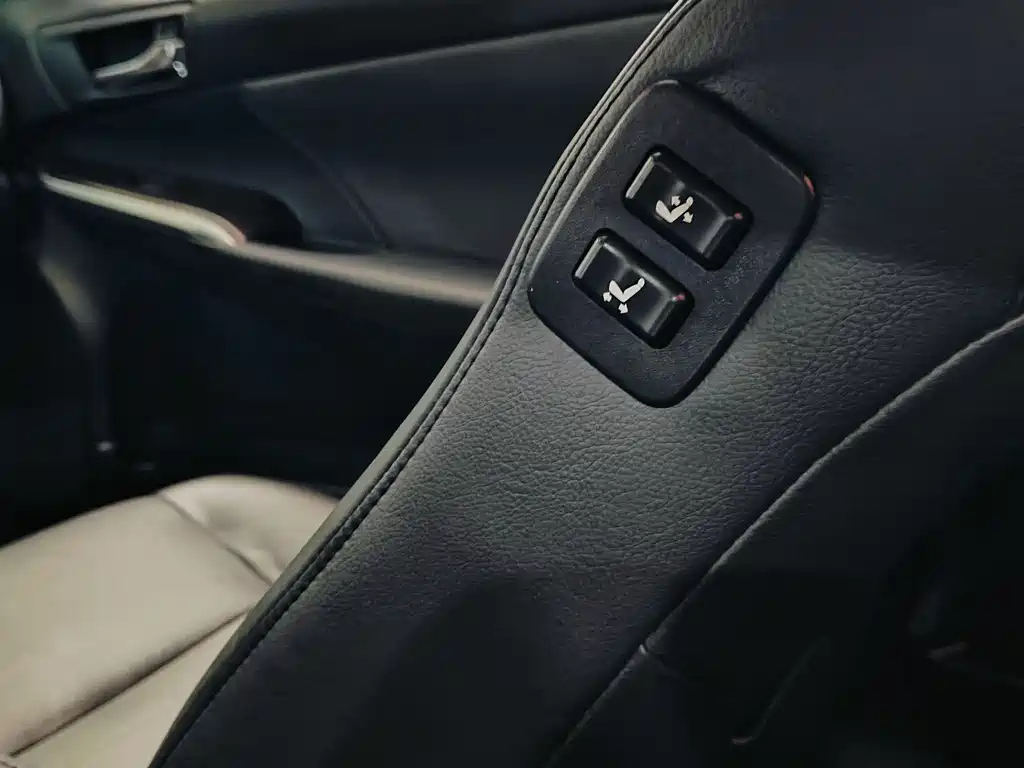 TOYOTA CAMRY 2016
