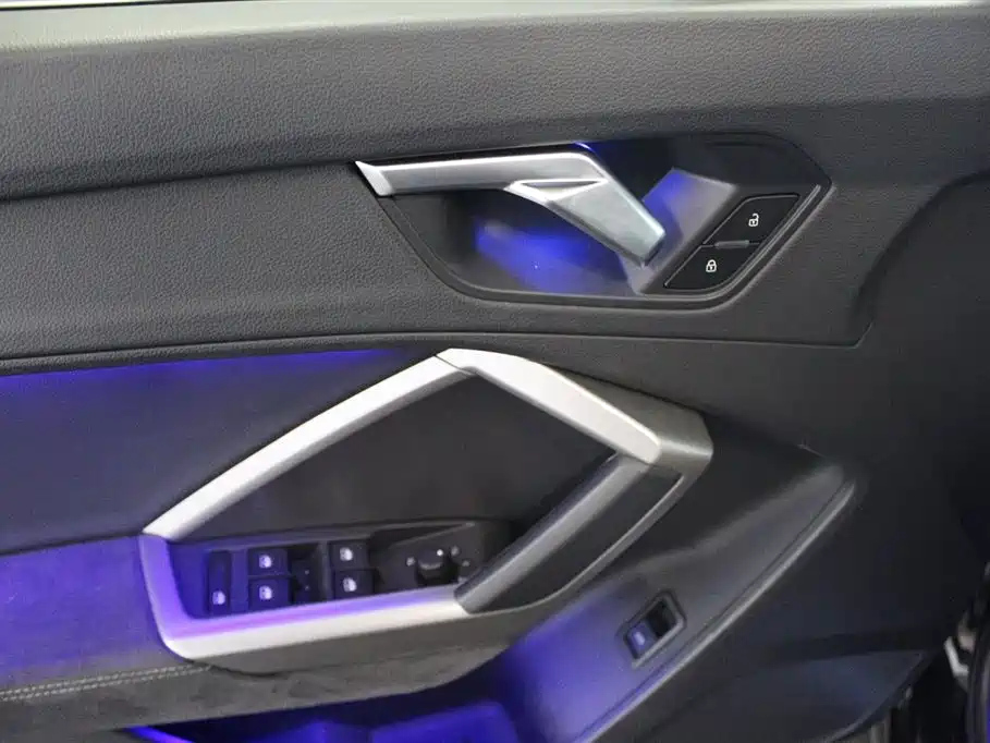 AUDI Q3 2023