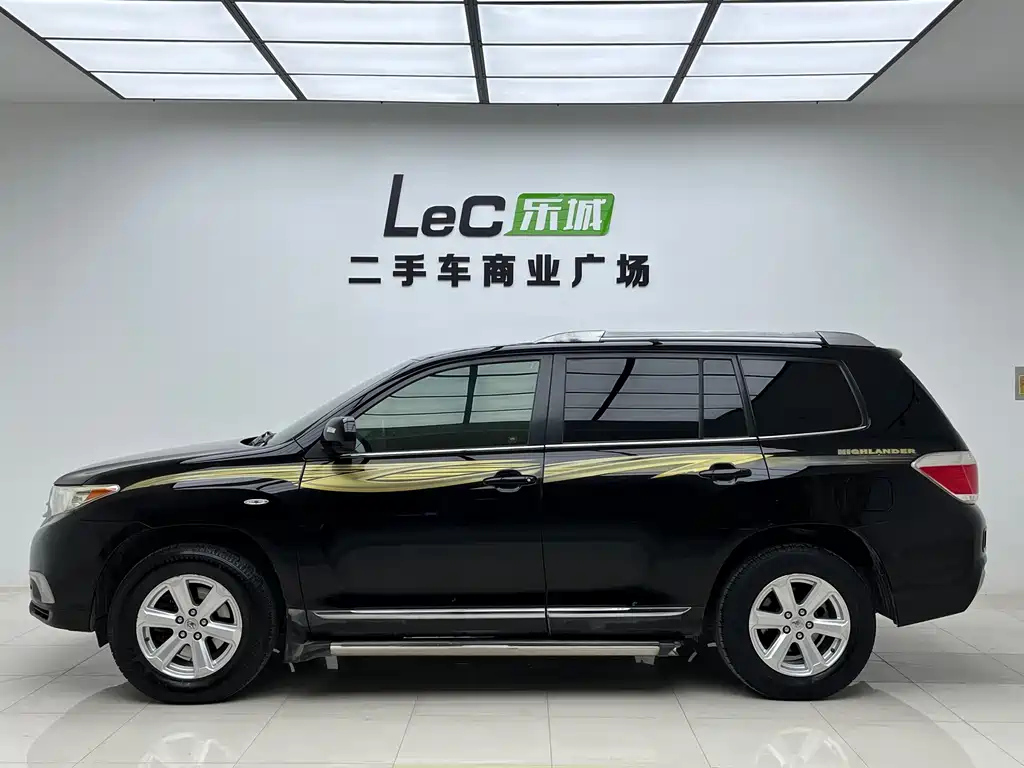 TOYOTA HIGHLANDER 2013