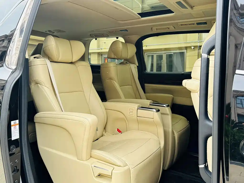 TOYOTA ALPHARD 2018