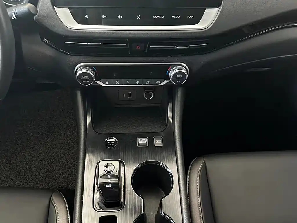 NISSAN SYLPHY 2022