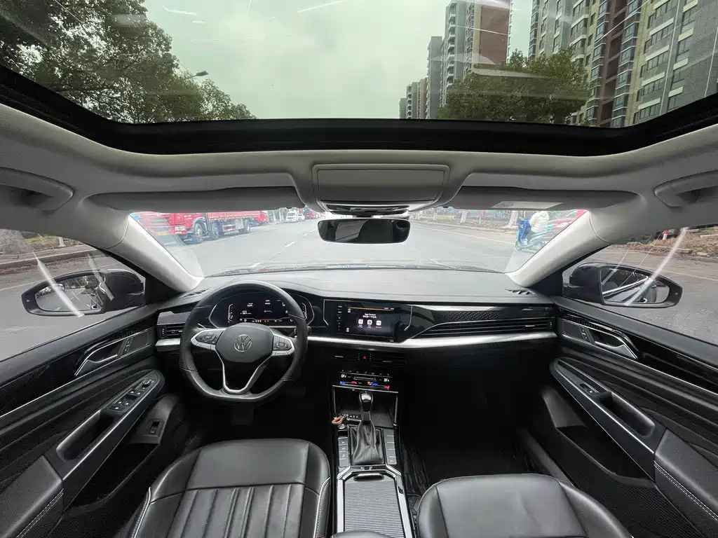 VOLKSWAGEN PASSAT 2022