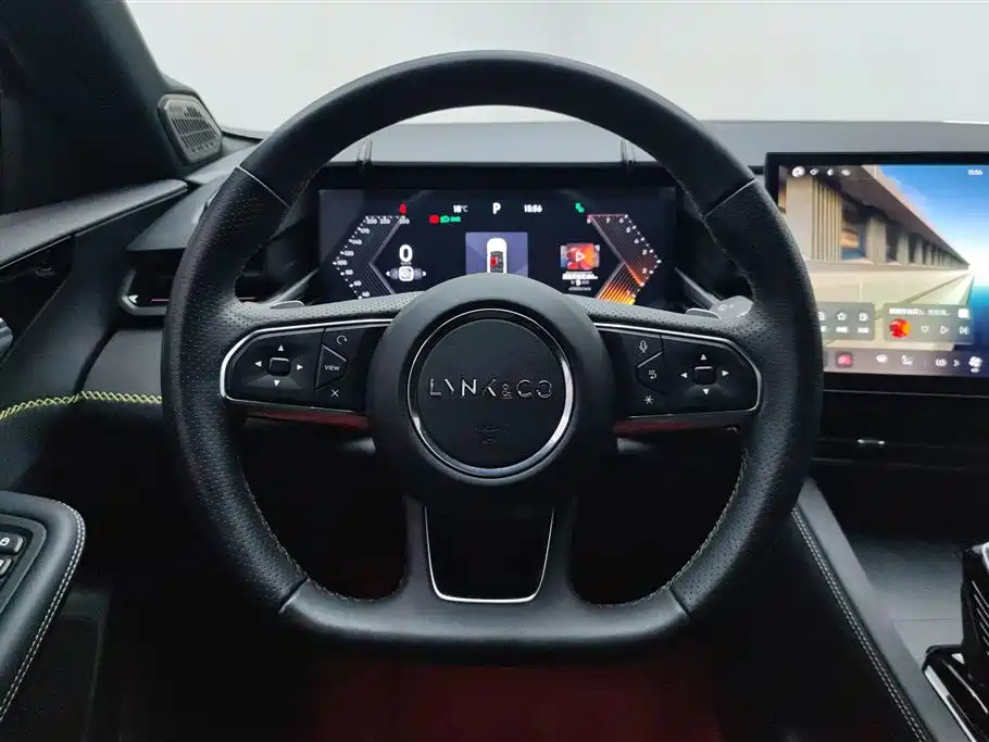 LYNK&CO 03 2022