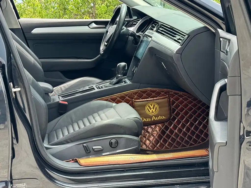 VOLKSWAGEN MAGOTAN 2020