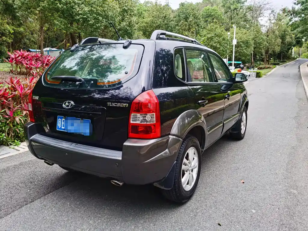 HYUNDAI TUCSON 2011