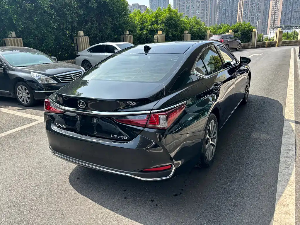 LEXUS ES 2021