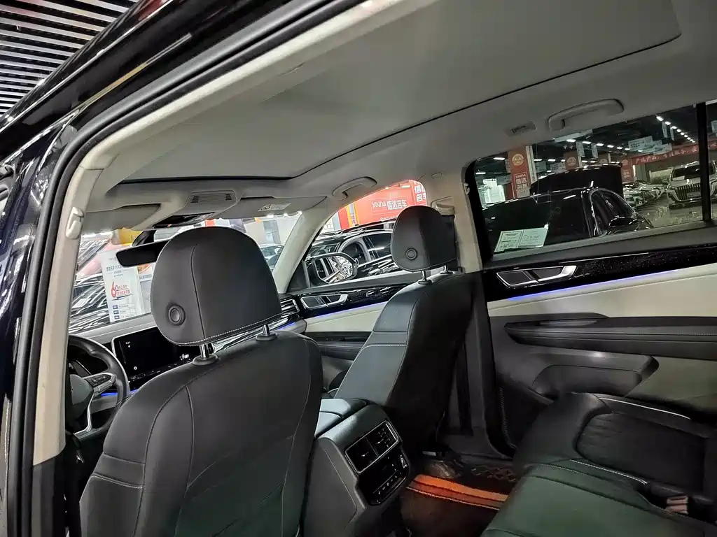 VOLKSWAGEN TOURAN 2022