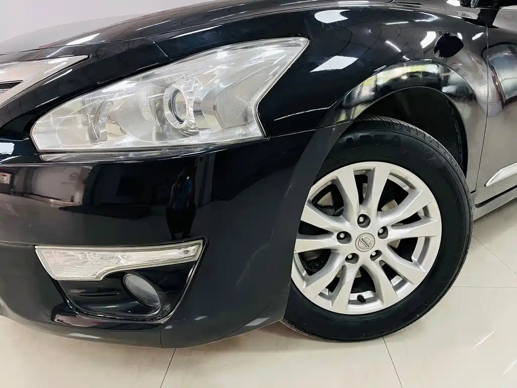NISSAN TEANA 2015
