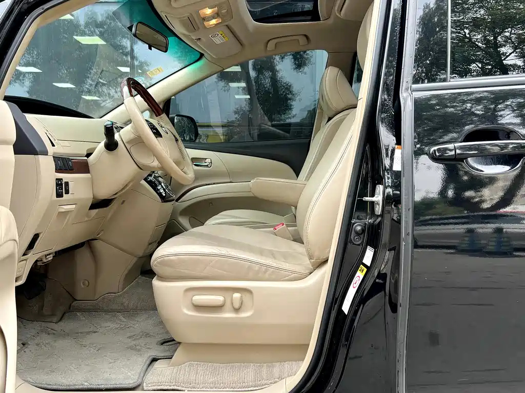 TOYOTA PREVIA 2015