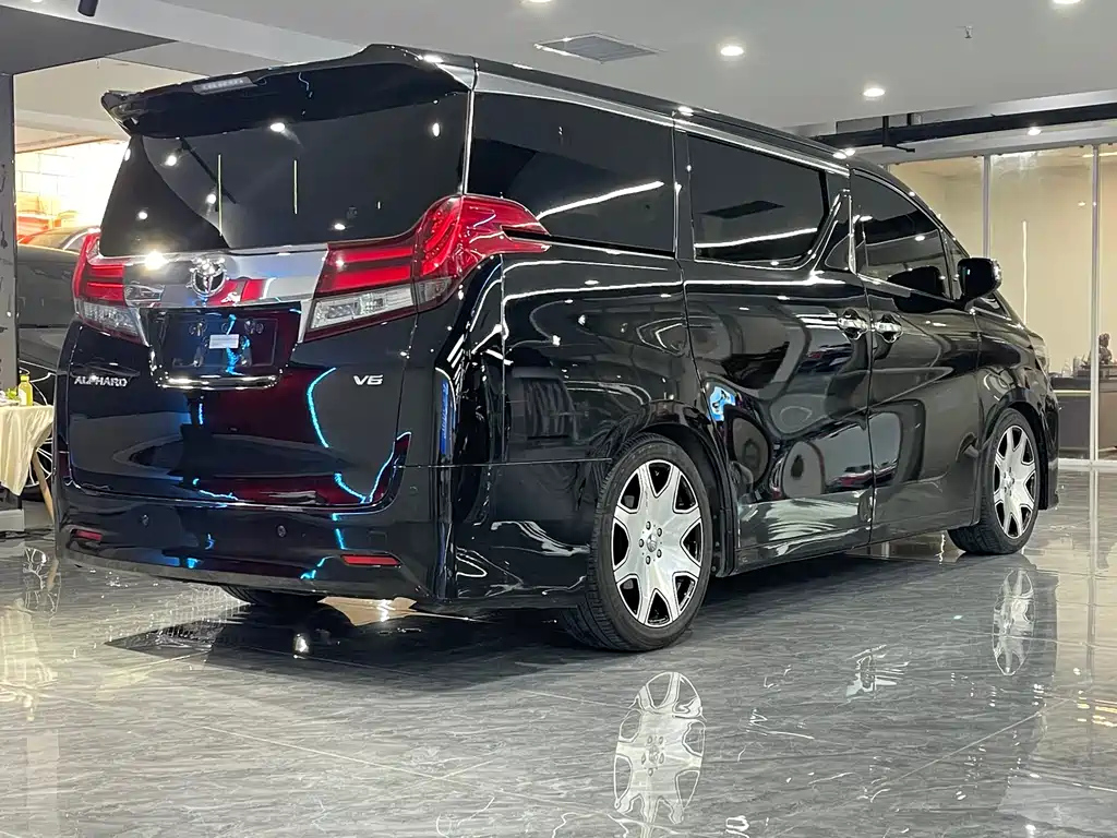 TOYOTA ALPHARD 2018