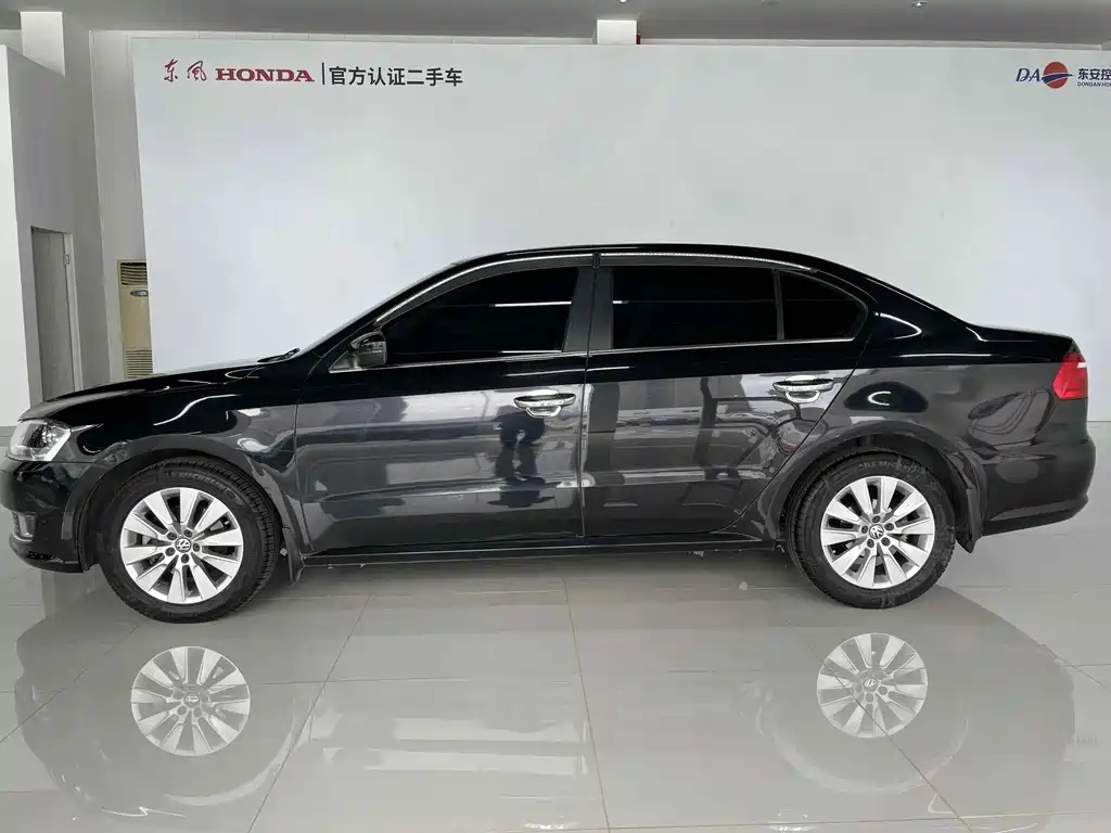 VOLKSWAGEN LAVIDA 2017