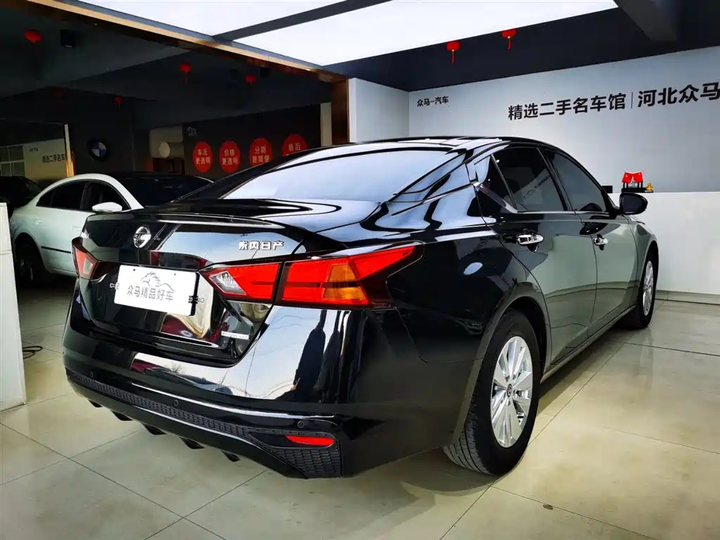 NISSAN TEANA 2020