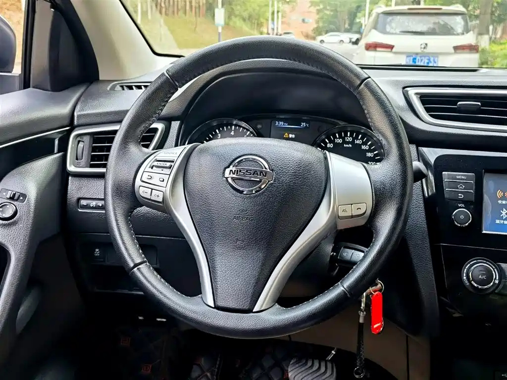 NISSAN QASHQAI 2018