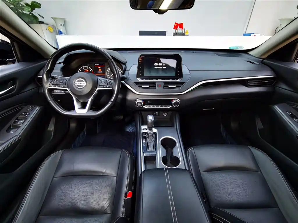 NISSAN TEANA 2020