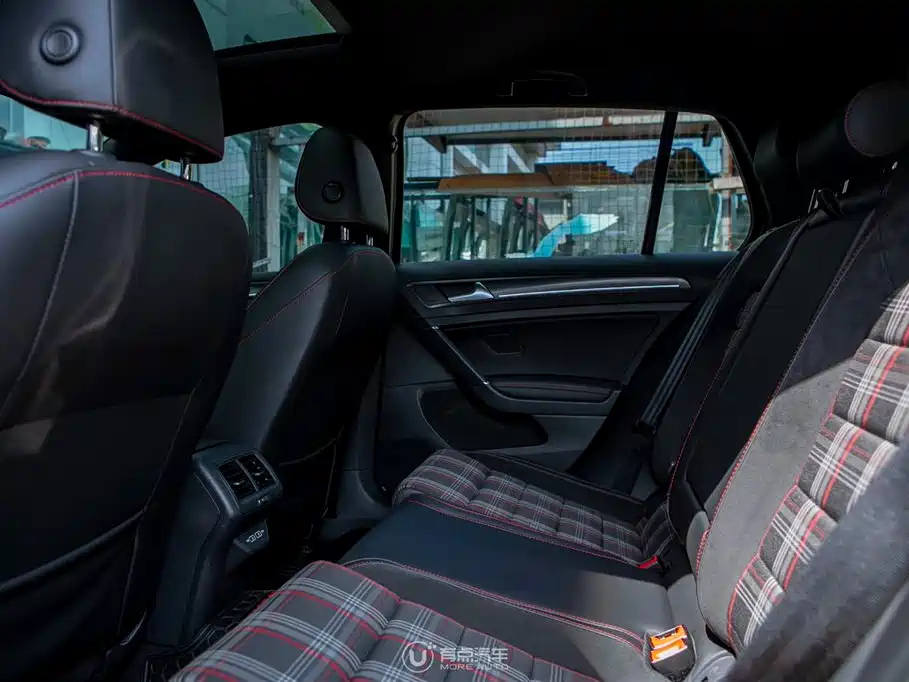 VOLKSWAGEN GOLF 2019