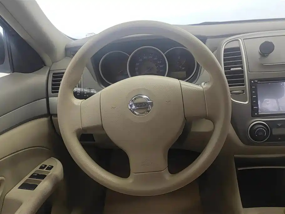 NISSAN SYLPHY 2016