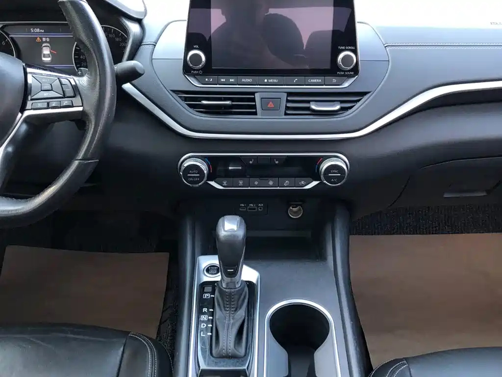 NISSAN TEANA 2020