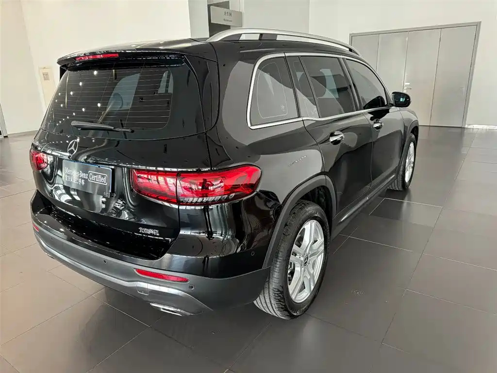 MERCEDES BENZ GLB 2023