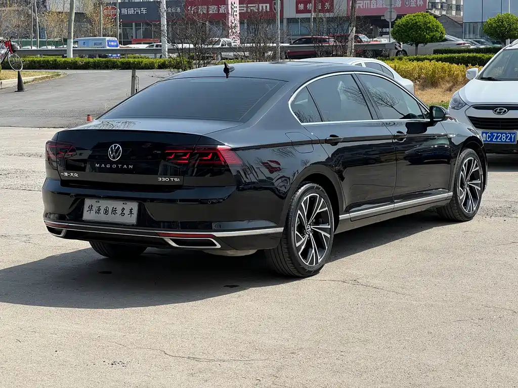 VOLKSWAGEN MAGOTAN 2022
