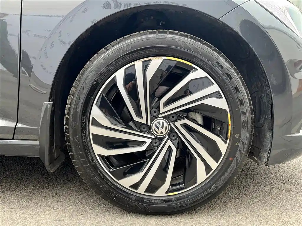 VOLKSWAGEN SAGITAR 2020