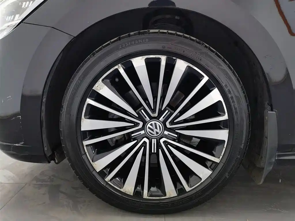 VOLKSWAGEN PASSAT 2019