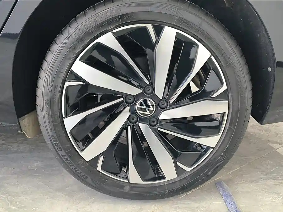VOLKSWAGEN PASSAT 2022