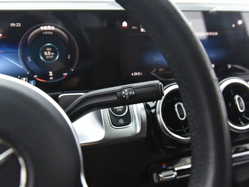 MERCEDES BENZ GLB 2021