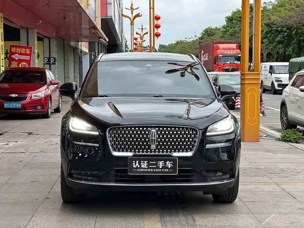 LINCOLN ADVENTURER 2021