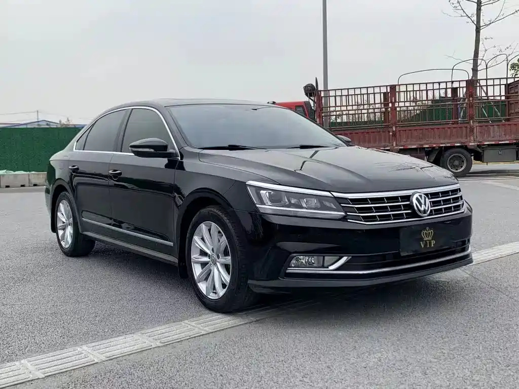 VOLKSWAGEN PASSAT 2017