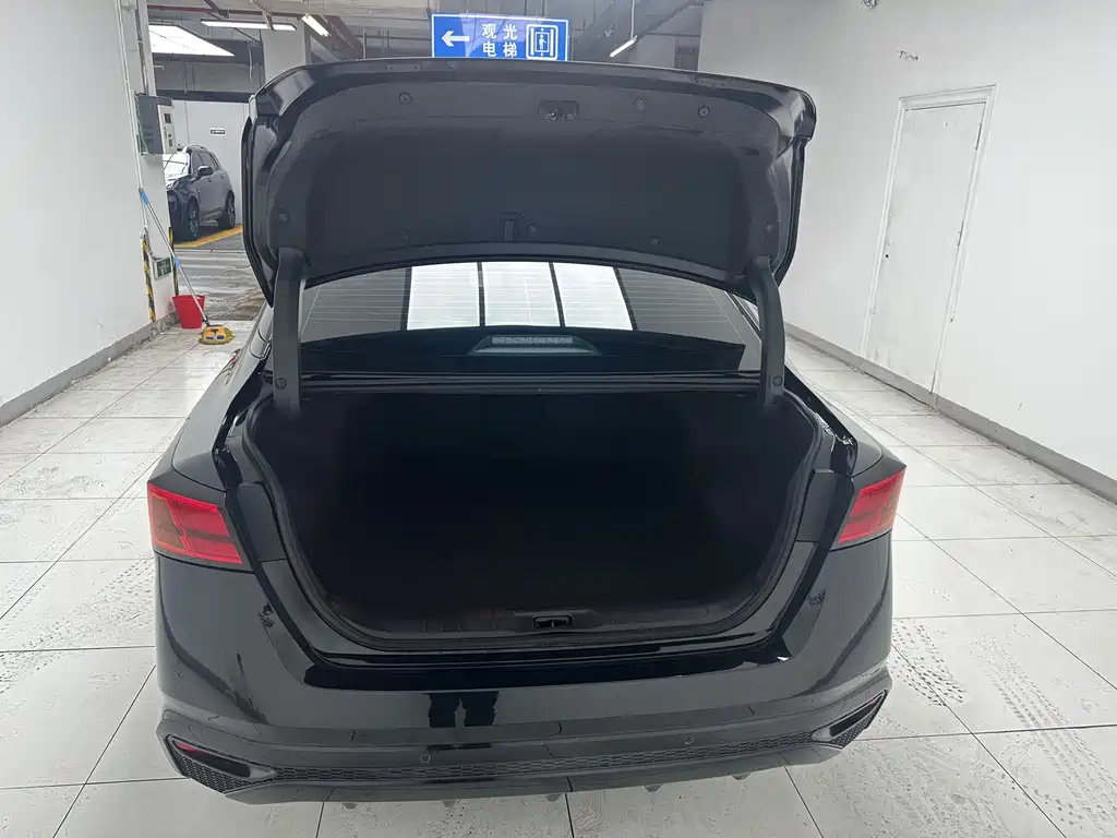 NISSAN TEANA 2022