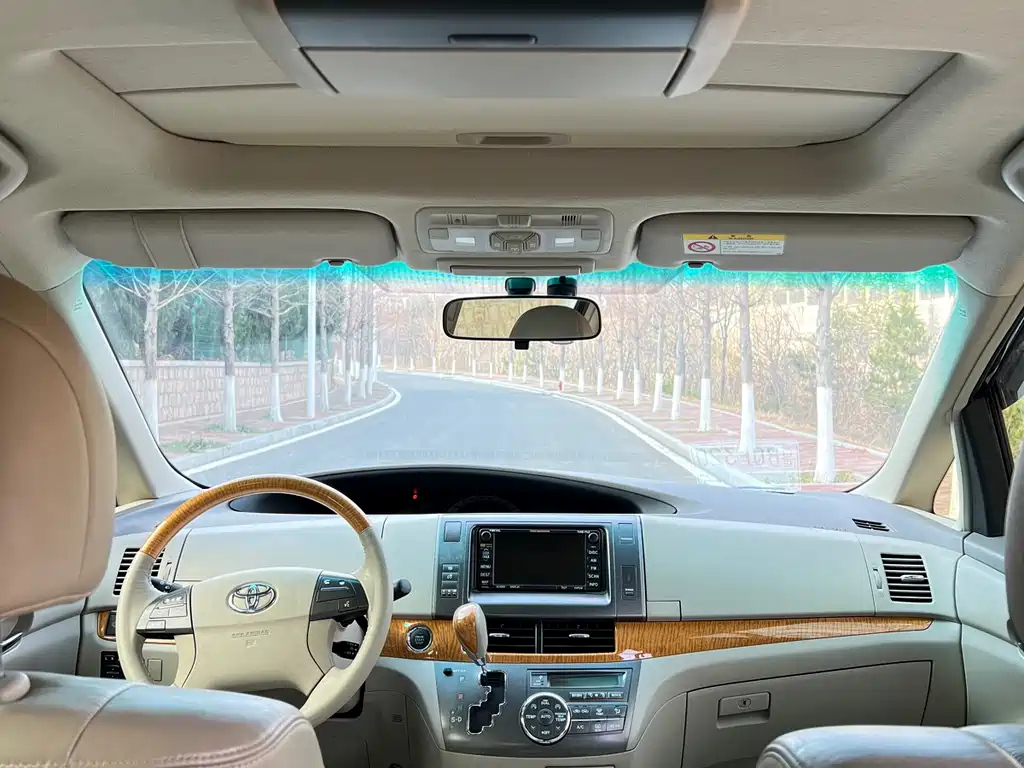 TOYOTA PREVIA 2011
