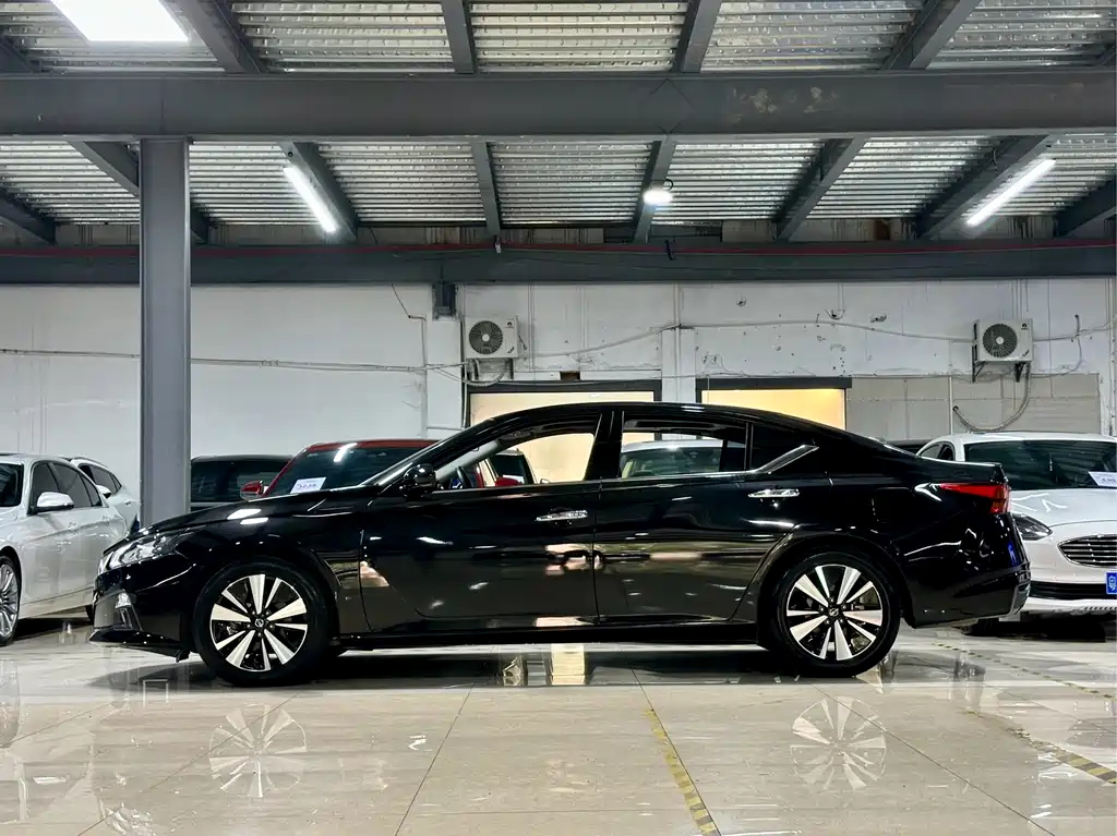 NISSAN TEANA 2021