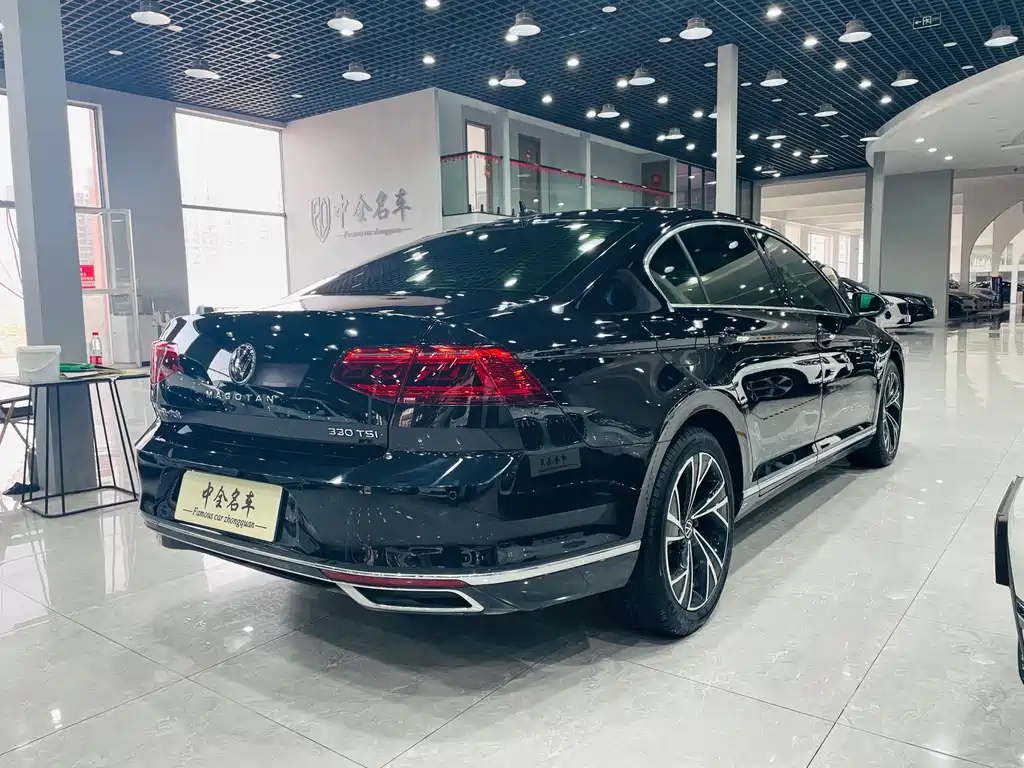 VOLKSWAGEN MAGOTAN 2022