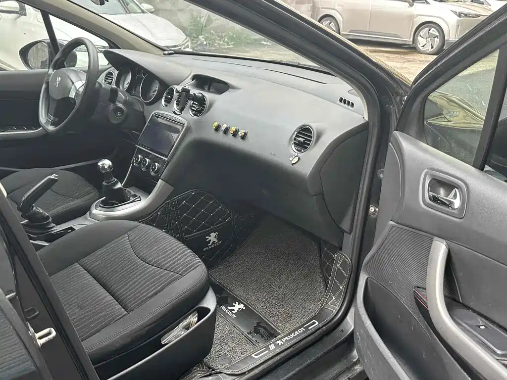PEUGEOT 408 2013