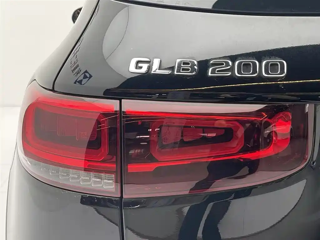 MERCEDES BENZ GLB 2021