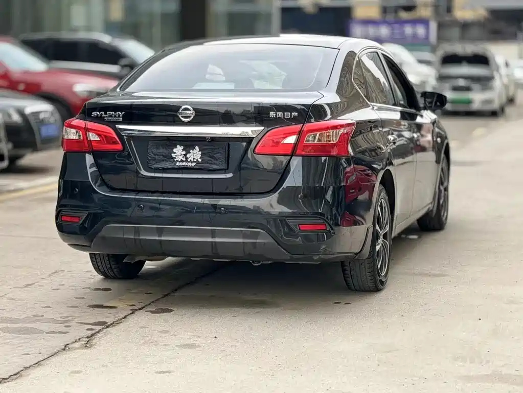 NISSAN SYLPHY 2019
