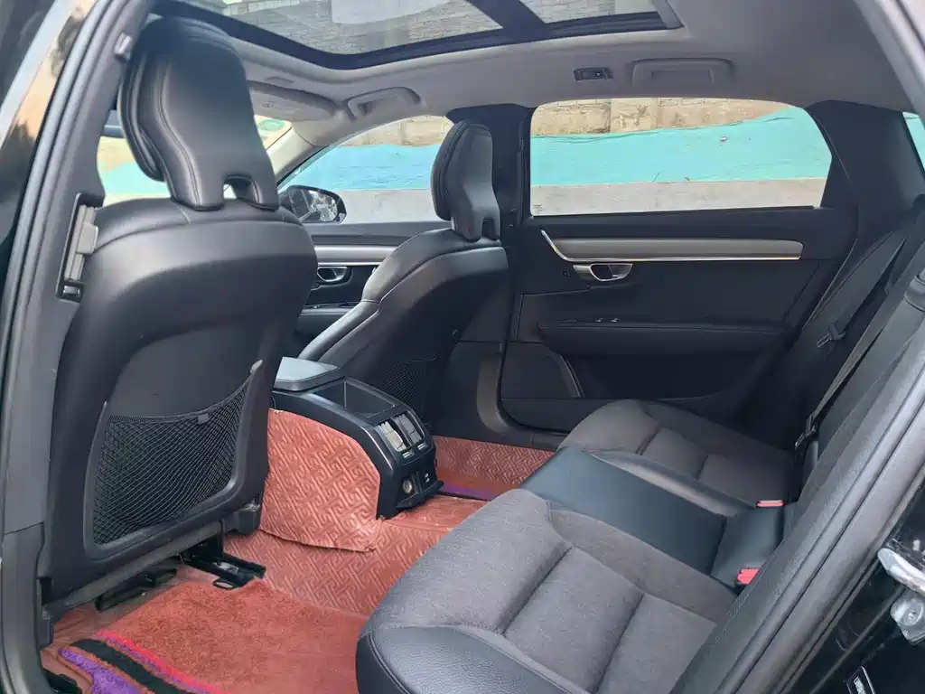 VOLVO S90 2019