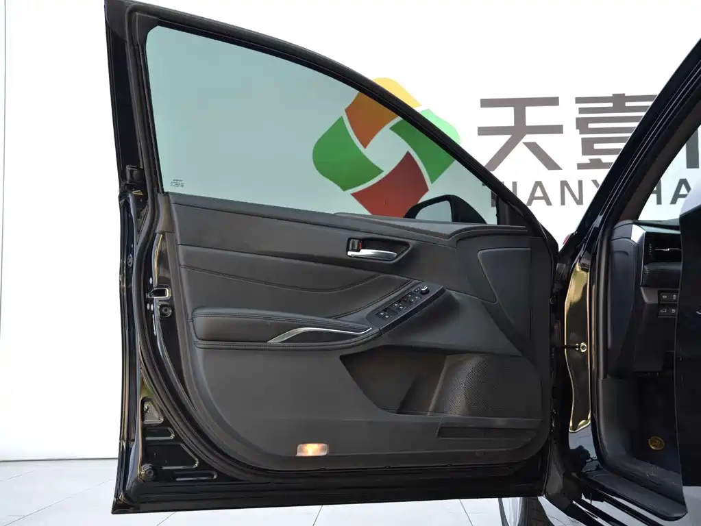 TOYOTA AVALON 2021