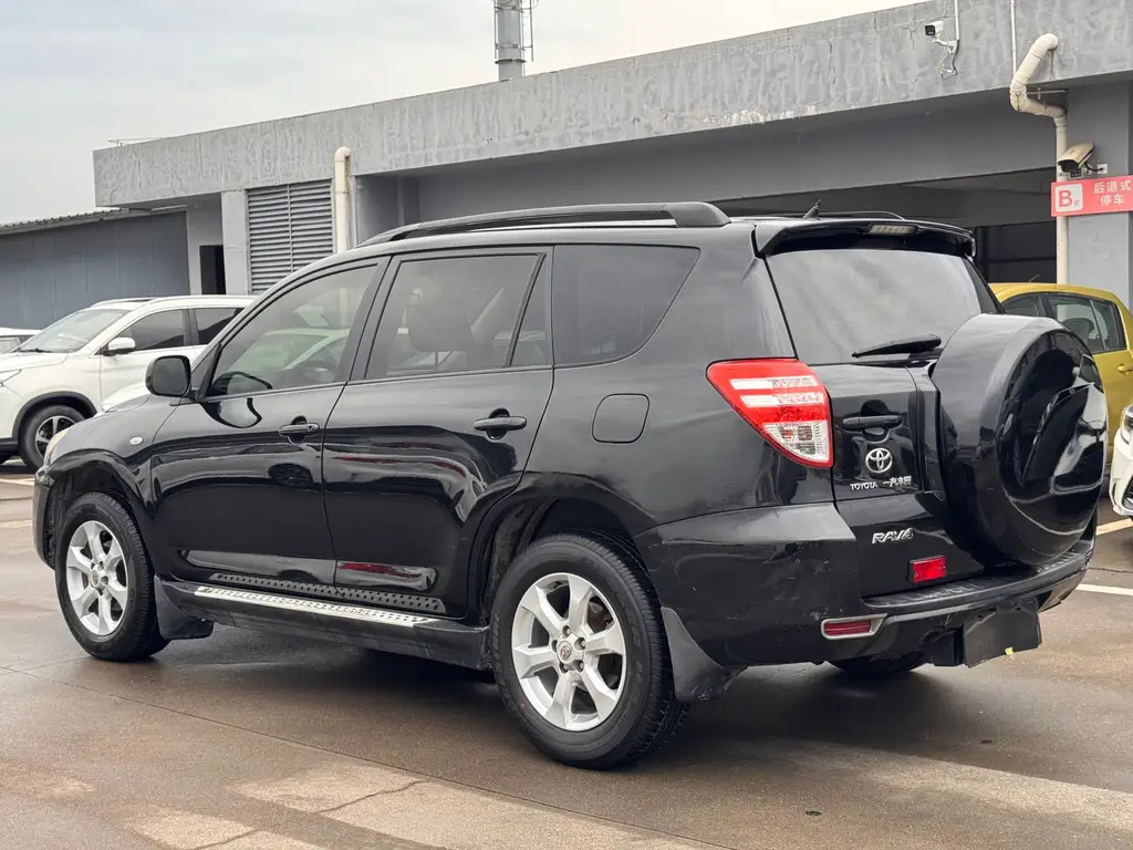 TOYOTA RAV4 RONGFANG 2011