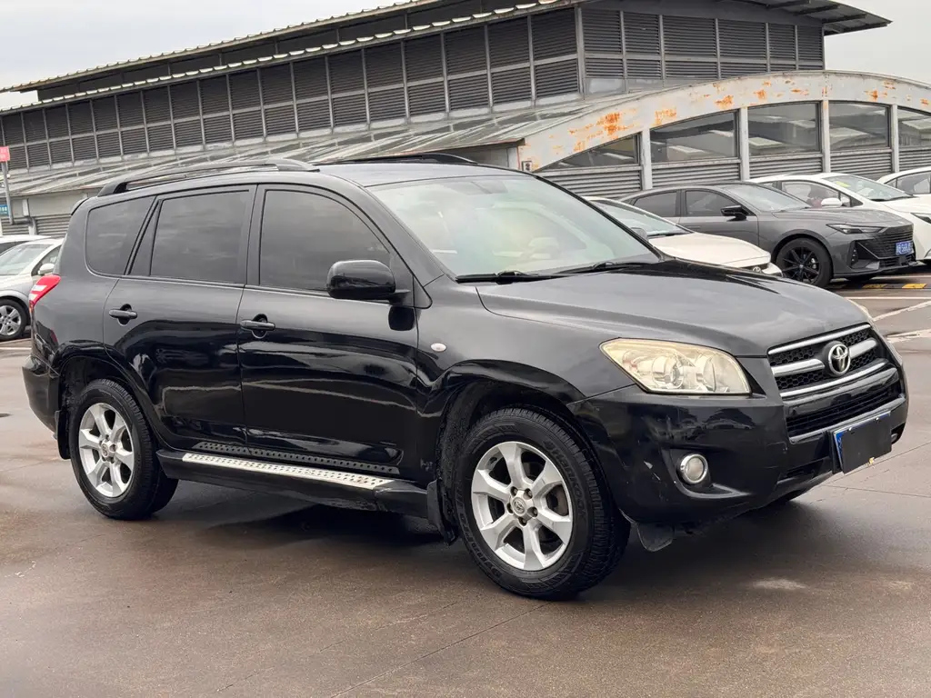 TOYOTA RAV4 RONGFANG 2011