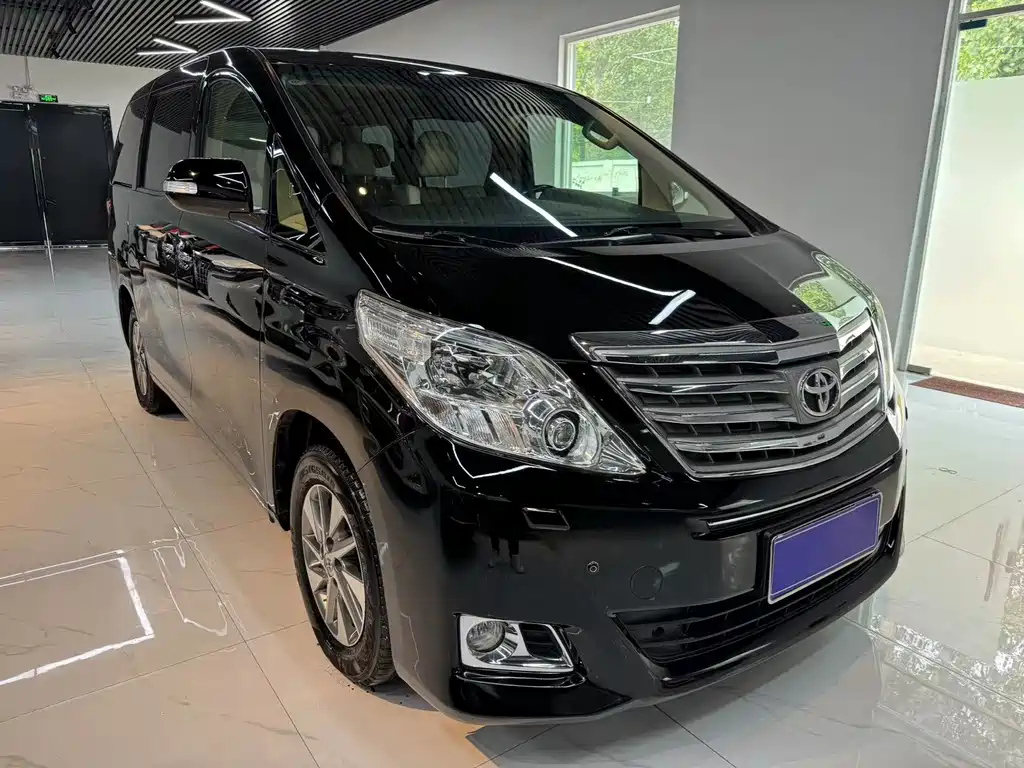 TOYOTA ALPHARD 2015
