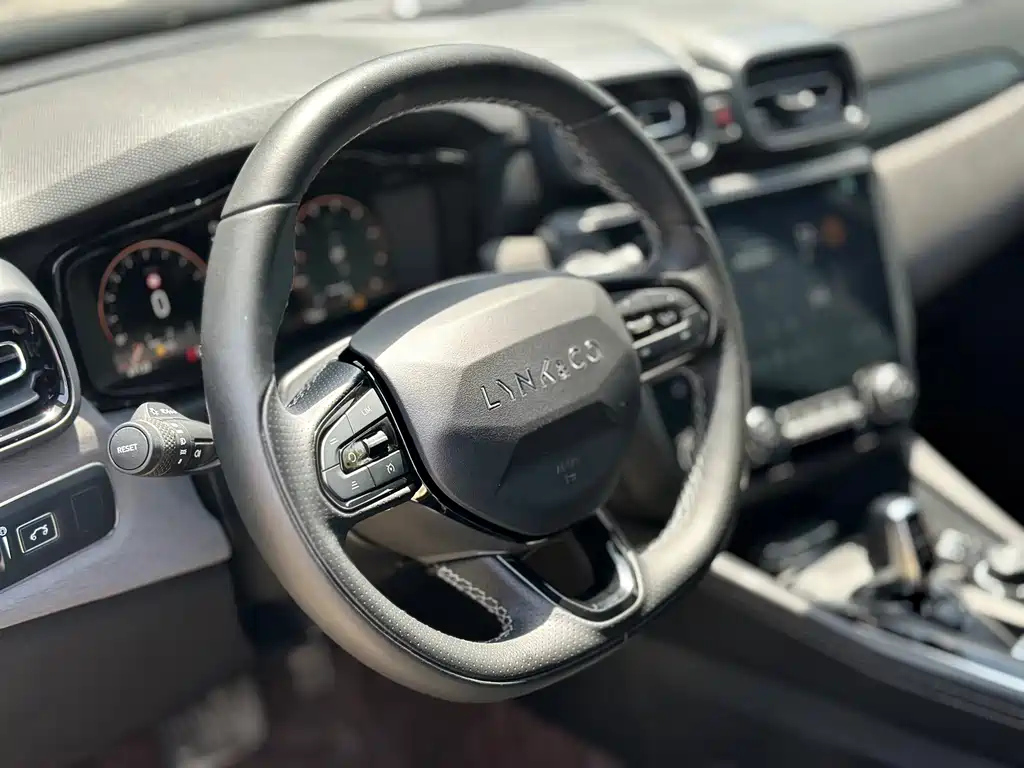 LYNK&CO 03 2021