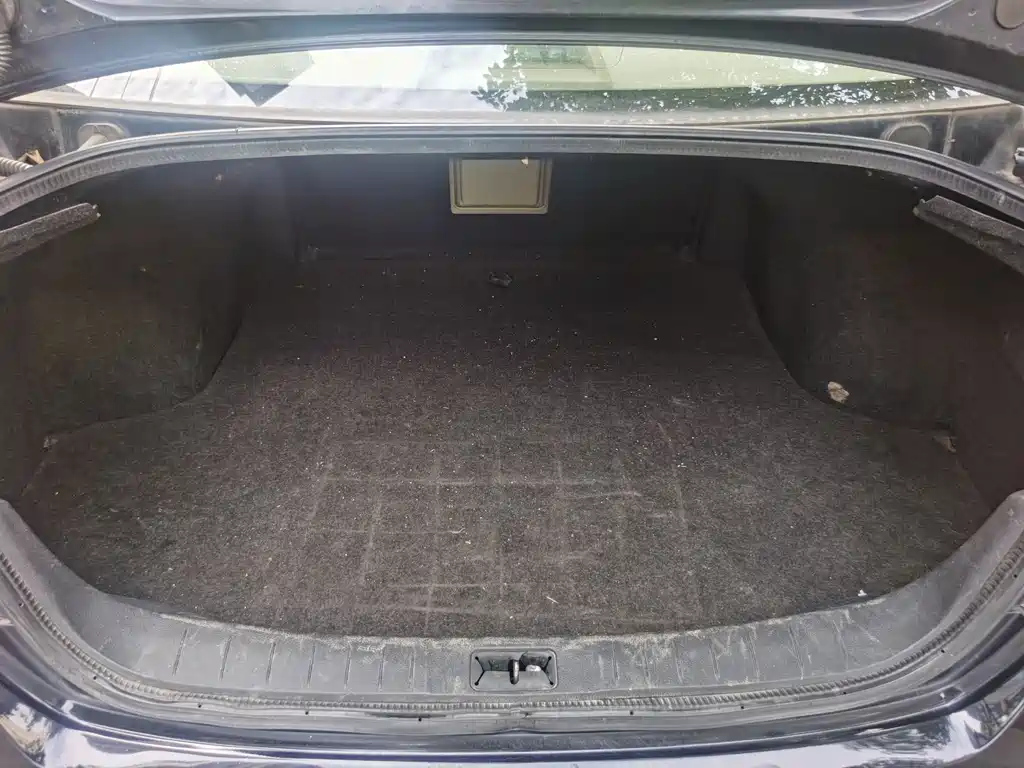 NISSAN TEANA 2010