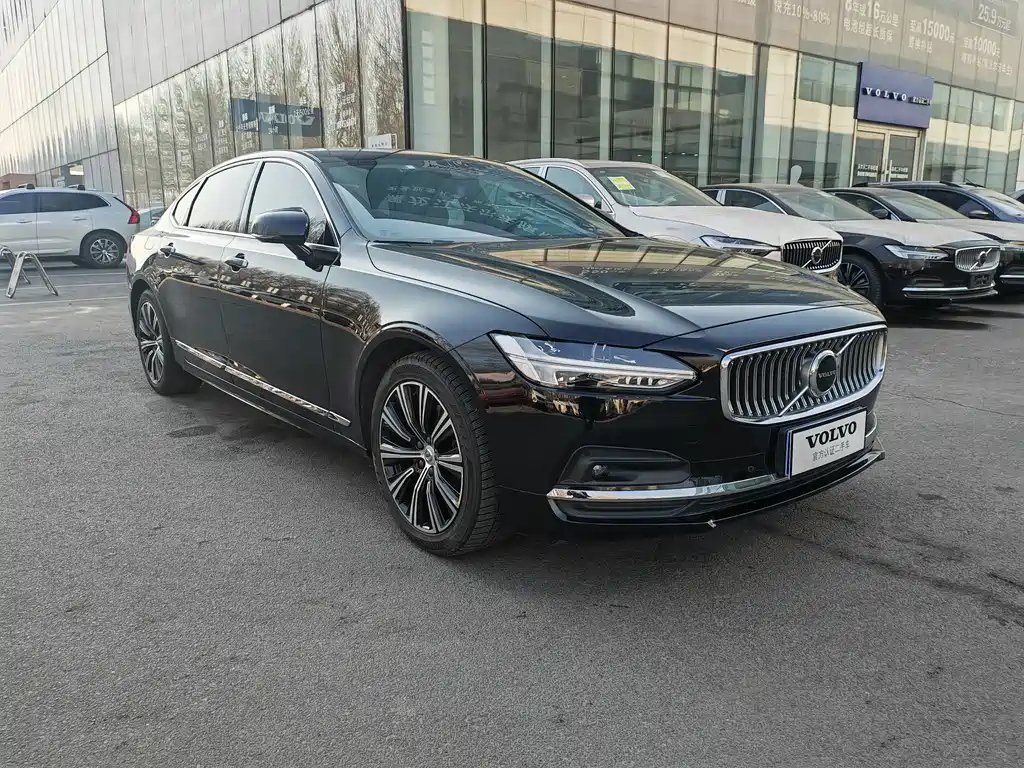 VOLVO S90 2021