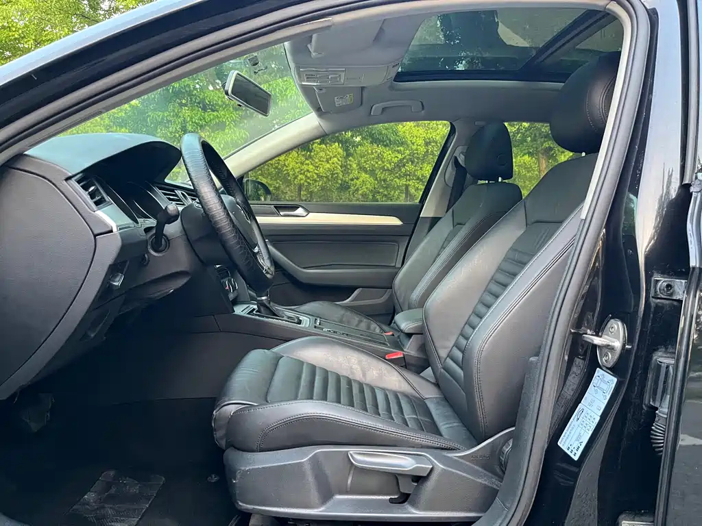 VOLKSWAGEN MAGOTAN 2019