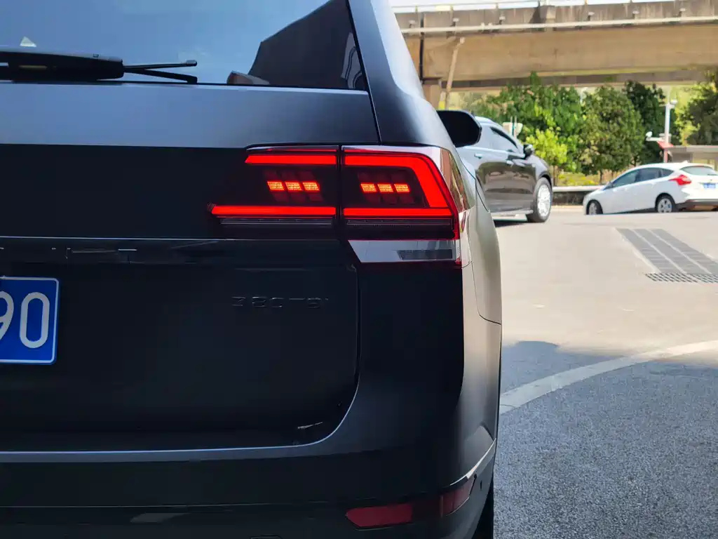 VOLKSWAGEN TOURAN 2020