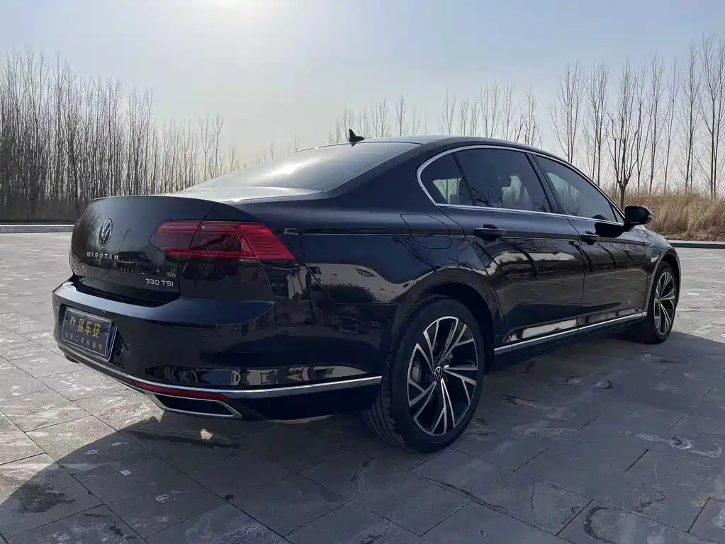 VOLKSWAGEN MAGOTAN 2021